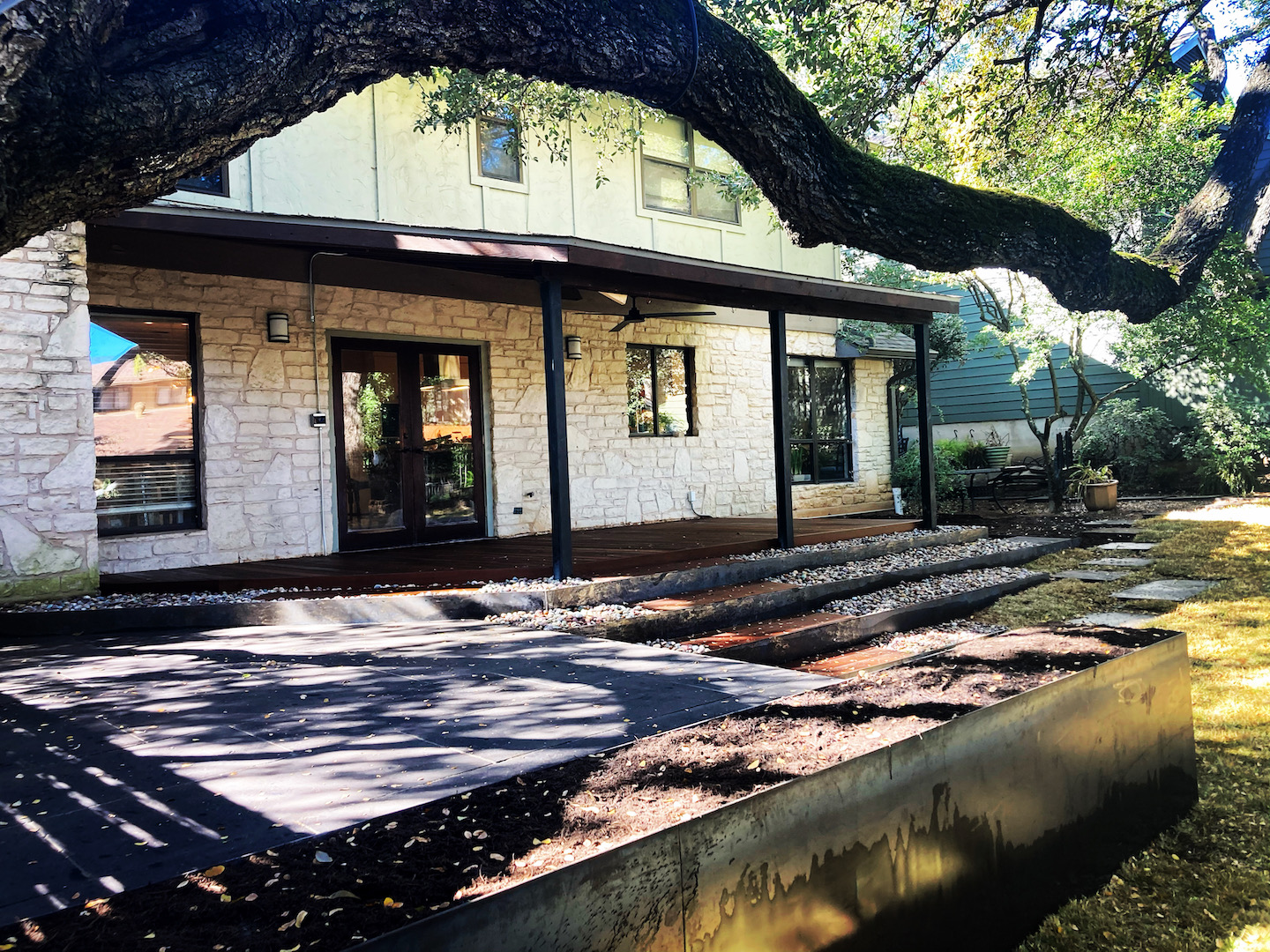 Austin landscape and design - cantera patio stone