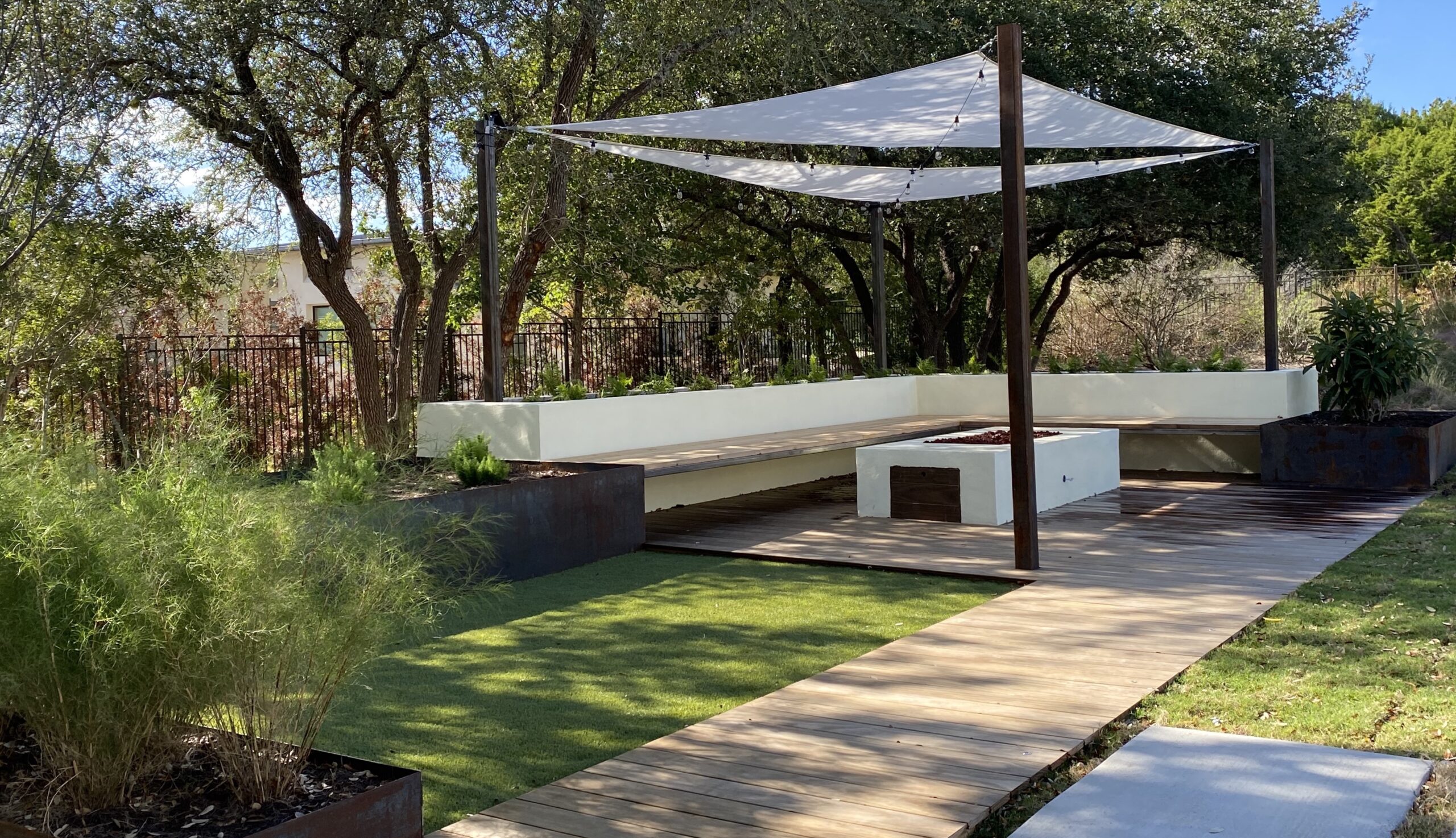 Austin landscape and design - planters wrap, upper pool patio